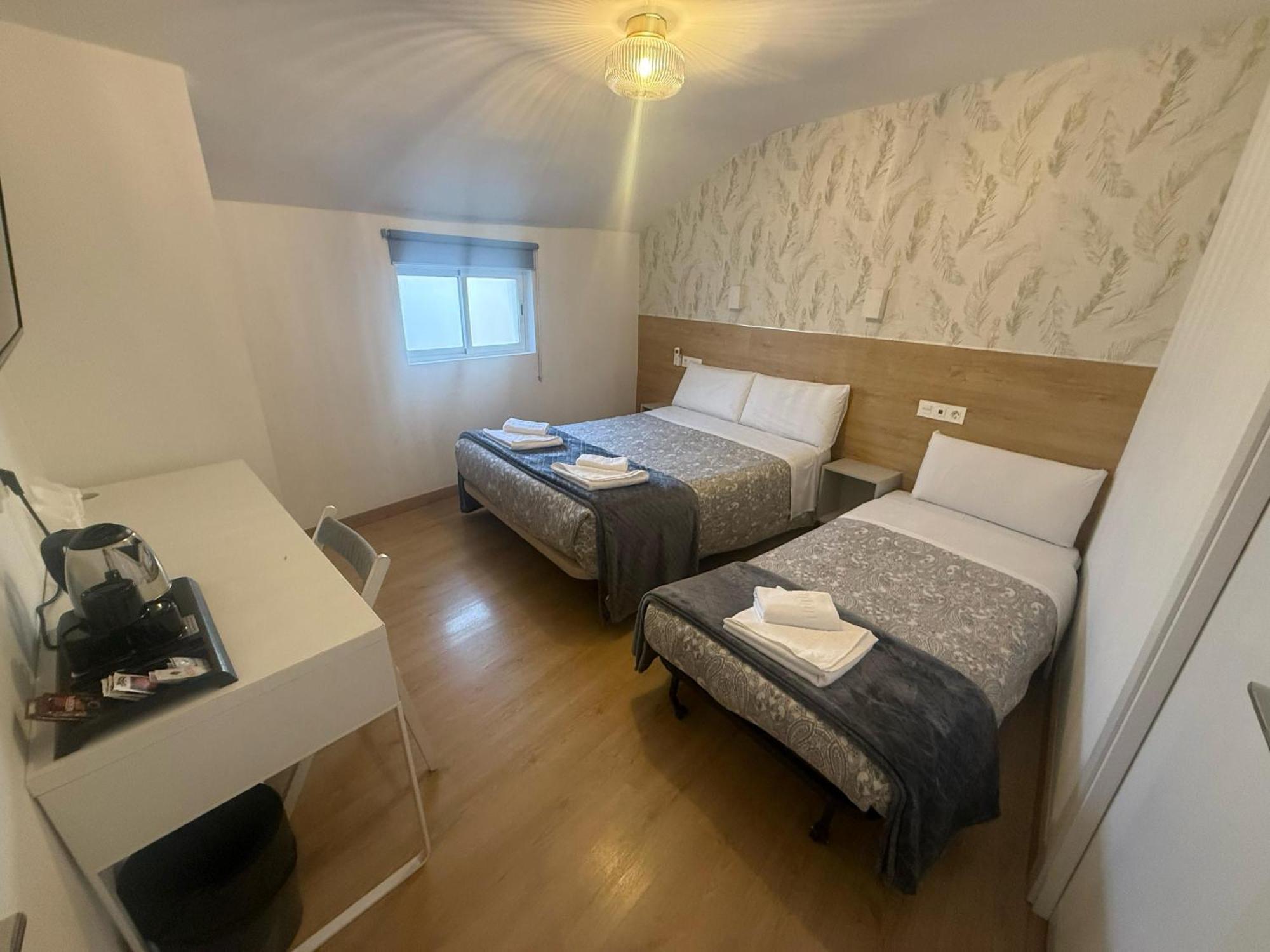 Hostal Comercial Мадрид Экстерьер фото